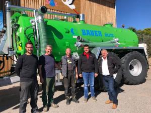 Maschinenübergabe

an Familie Auer und Frühwirth aus
  3925 Arbesbach - Dietrichsbach, Etlas

Bauer Pumpfass P141TL

Viel Erfolg und alles Gute!