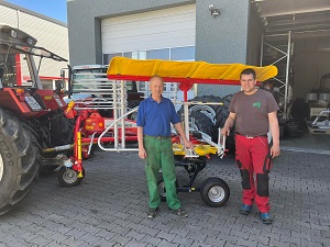 Maschinenübergabe

an Familie Bauer aus
3925 Arbesbach - Leopoldstein

Pöttinger Schwadkreisel TOP 382

Viel Erfolg und alles Gute