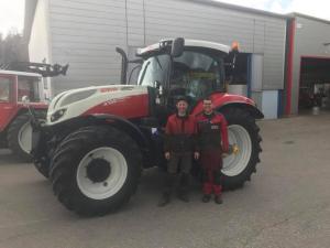 Traktorübergabe

an Herrn Beneder Bernhard
aus 3925 Arbesbach - Neustift

Steyr 4135 Profi CVT
Viel Erfolg und alles Gute