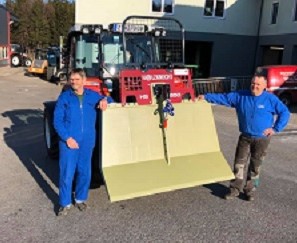 Maschinenübergabe

an Herrn Binder Karl aus
  3920 Groß Gerungs - Frauendorf

Holzknecht Seilwinde HS650

Viel Erfolg und alles Gute