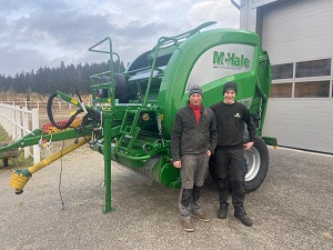 Maschinenübergabe

an Familie Brandstätter aus
4180 Sonnberg - Dreiegg

Rundballenpresse McHale V6750

 Viel Erfolg und alles Gute