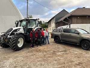 Traktorübergabe

an Firma Forstservice Buchmayr aus
4271 Sankt Oswald - Neudorf

Valtra N154eD

Viel Erfolg und alles Gute