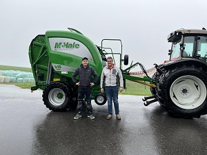 Maschinenübergabe

an Familie Einfalt aus
4280 Königswiesen - Hörzenschlag

McHale V6750 Rundballenpresse

 Viel Erfolg und alles Gute