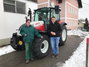 Traktorübergabe

an Herrn Frühwirth Johann aus
3920 Groß Gerungs - Griesbach

Steyr Kompakt 4085 ET
Viel Erfolg und alles Gute