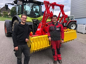 Maschinenübergabe

an Familie Frühwirth Martin aus
  3925 Arbesbach - Etlas

Kreiselegge Pöttinger Lion 303

Viel Erfolg und alles Gute