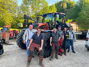 Traktorübergabe

an Firma Gaigg Sebastian "Jaga" aus
4825 Weyregg am Attersee

Valtra N175D

Viel Erfolg und alles Gute