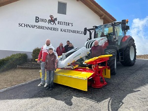 Traktor- und Maschinenübergabe

an Familie Kaltenberger aus
4273 Unterweißenbach - Enebitschlag

   Steyr 4120 Expert und Pöttinger Mähwerk

Viel Erfolg und alles Gute