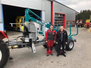 Maschinenübergabe

an Herrn Lameraner Martin aus
  3921 Langschlag - Streith

Pfanzelt Rückeanhänger S6 mit Kran LK2764

Viel Erfolg und alles Gute