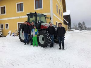 Traktorübergabe

an Familie Leutgeb aus
  3925 Arbesbach - Rammelhof

Steyr 4120 Multi
Viel Erfolg und alles Gute