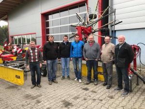 Maschinenübergabe

an den Maschinenring Zwettl-Weitra
Region Unterlembach

Doppelseitenschwader Fella Juras TS 1452
Viel Erfolg und alles Gute