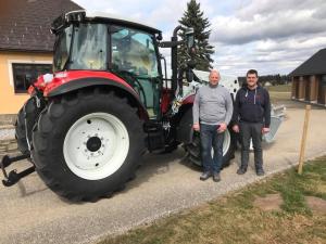 Traktorübergabe

an Herrn Pascher Manfred
aus 3861 Eggern - Reinberg-Litschau

Steyr 4095 Kompakt ET mit
Hauer Frontlader XB 110
Viel Erfolg und alles Gute