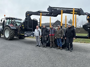 Maschinenübergabe

an Familie Pfeiffer Josef aus
3633 Schönbach - Großpertenschlag

Kronos Wagen 140 WDM mit Kran Gripto 1010

 Viel Erfolg und alles Gute