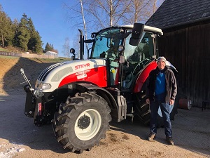 Traktorübergabe

an Herrn Pichler Christian aus
3911 Rappottenstein - Feuranz

Steyr 4085 Kompakt ET    

Viel Erfolg und alles Gute