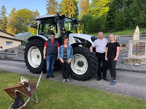Traktorübergabe

an Familie Plessberger aus
 4263 Windhaag bei Freistadt

Valtra A114 MH4

Viel Erfolg und alles Gute