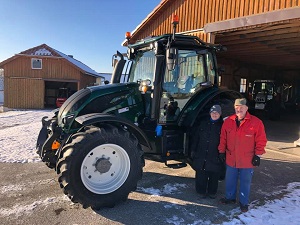 Traktorübergabe

an Herrn Pointner Helmut aus
  4263 Windhaag - Prendt

Valtra N114eH   

Viel Erfolg und alles Gute