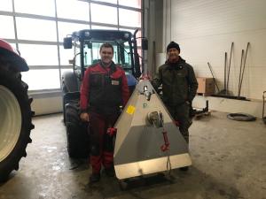 Maschinenübergabe

an Herrn Rauch Johann aus
3911 Rappottenstein - Marbach

Frontbergewinde MySelf 0105
Viel Erfolg und alles Gute