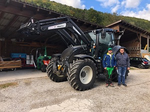 Traktorübergabe

an Herrn Riegler Herbert aus
2832 Thernberg

Vorführmaschine Valtra N154eD

Viel Erfolg und alles Gute