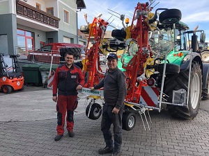 Maschinenübergabe

an Herrn Schwarzinger Manuel aus
  4252 Liebenau - Schöneben

Pöttinger Zettkreisel HIT 8.81

Viel Erfolg und alles Gute