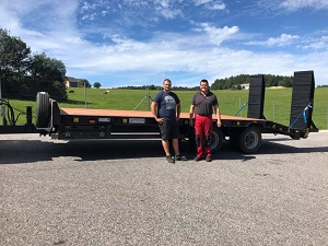 Maschinenübergabe

an Herrn Schwarzinger Ferdinand aus
  3921 Langschlag - Langschlägerwald

Pronar Tieflader RC2100/2

Viel Erfolg und alles Gute