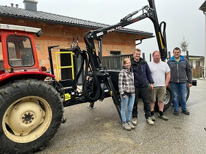 Maschinenübergabe

an Familie Sponseiler und Aigner aus
4371 Dimbach

Palms H6S mit Kran 3.61

Viel Erfolg und alles Gute
