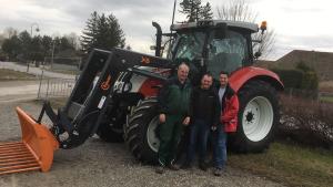 Traktorübergabe

an Familie Tauber Harald
aus 2301 Wittau

Steyr 4130 Profi CVT mit
Frontlader Hauer XB 130
Viel Erfolg und alles Gute