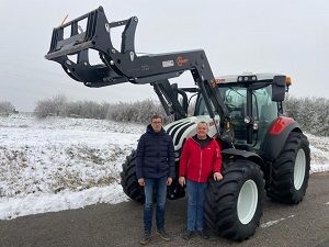 Traktorübergabe

an Herrn Tesch Lukas aus
  3542 Gföhl - Seeb

   Steyr 4120 Expert CVT 

Viel Erfolg und alles Gute