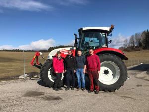 Traktorübergabe

an Familie Unger Hermann und Anita
aus 3921 Langschlag - Kainrathschlag

Steyr 4130 Profi CVT
Viel Erfolg und alles Gute