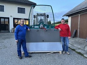 Maschinenübergabe

an Herrn Wagner Friedrich aus
3633 Schönbach - Weixelbaumhof

Pfanzelt Getriebeseilwinde DW S172

Viel Erfolg und alles Gute