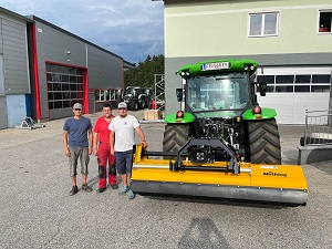 Maschinenübergabe

an die Wintersportarena Liebenau aus
4252 Liebenau

Müthing Mulcher MU-L 250        

Viel Erfolg und alles Gute