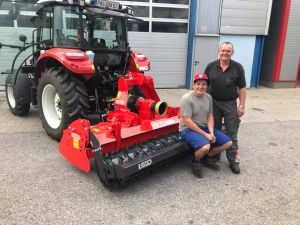 Maschinenübergabe

an Herrn Kaltenberger Wolfgang aus
4272 Weitersfelden - Wienau

Vigolo Kreiselegge EN-S 250P
Viel Erfolg und alles Gute