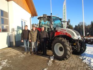 Traktorübergabe

an Herrn Kaltenberger Wolfgang aus
  4272 Weitersfelden - Wienau

Steyr 4085 Kompakt ET
Viel Erfolg und alles Gute