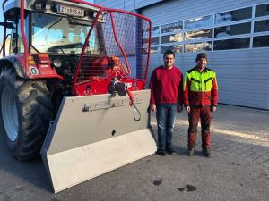 Maschinenübergabe

an Herrn Leeb Stefan aus
  3920 Groß Gerungs - Wiesensfeld

Pfanzelt Dreipunktwinde DW S172

Viel Erfolg und alles Gute